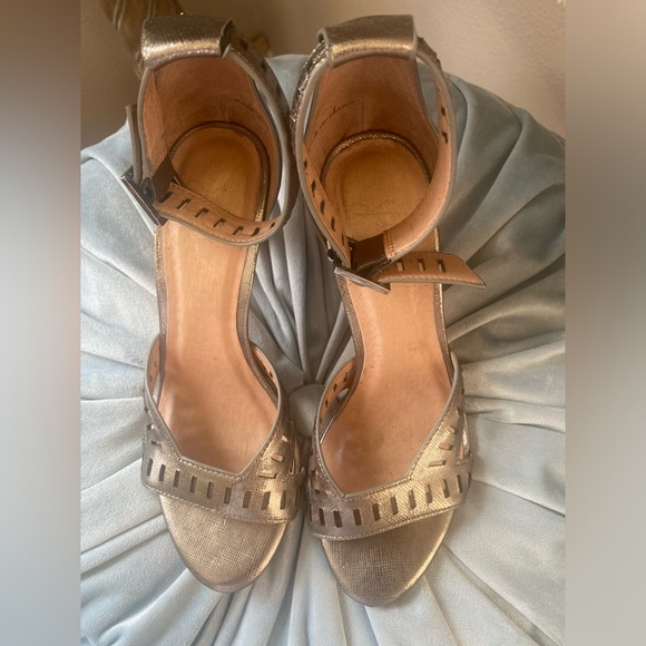 🎀 Joie Metallic Palladium Ankle Strap leather Heels size 47 fits 6.5 & 7 - Picture 3 of 10